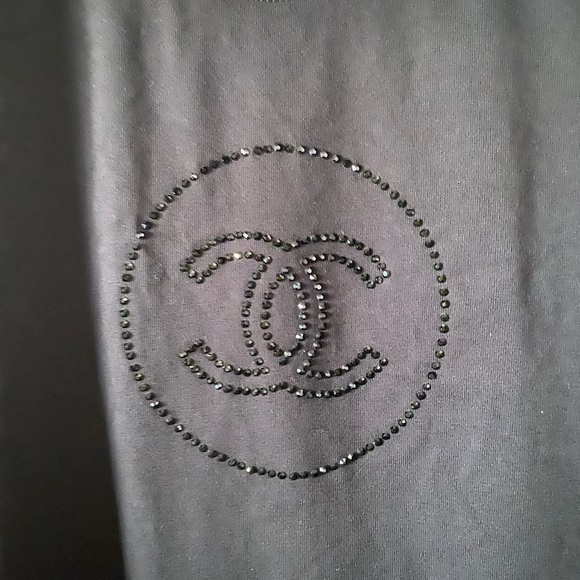Chanel Tee - Picture 4 of 7